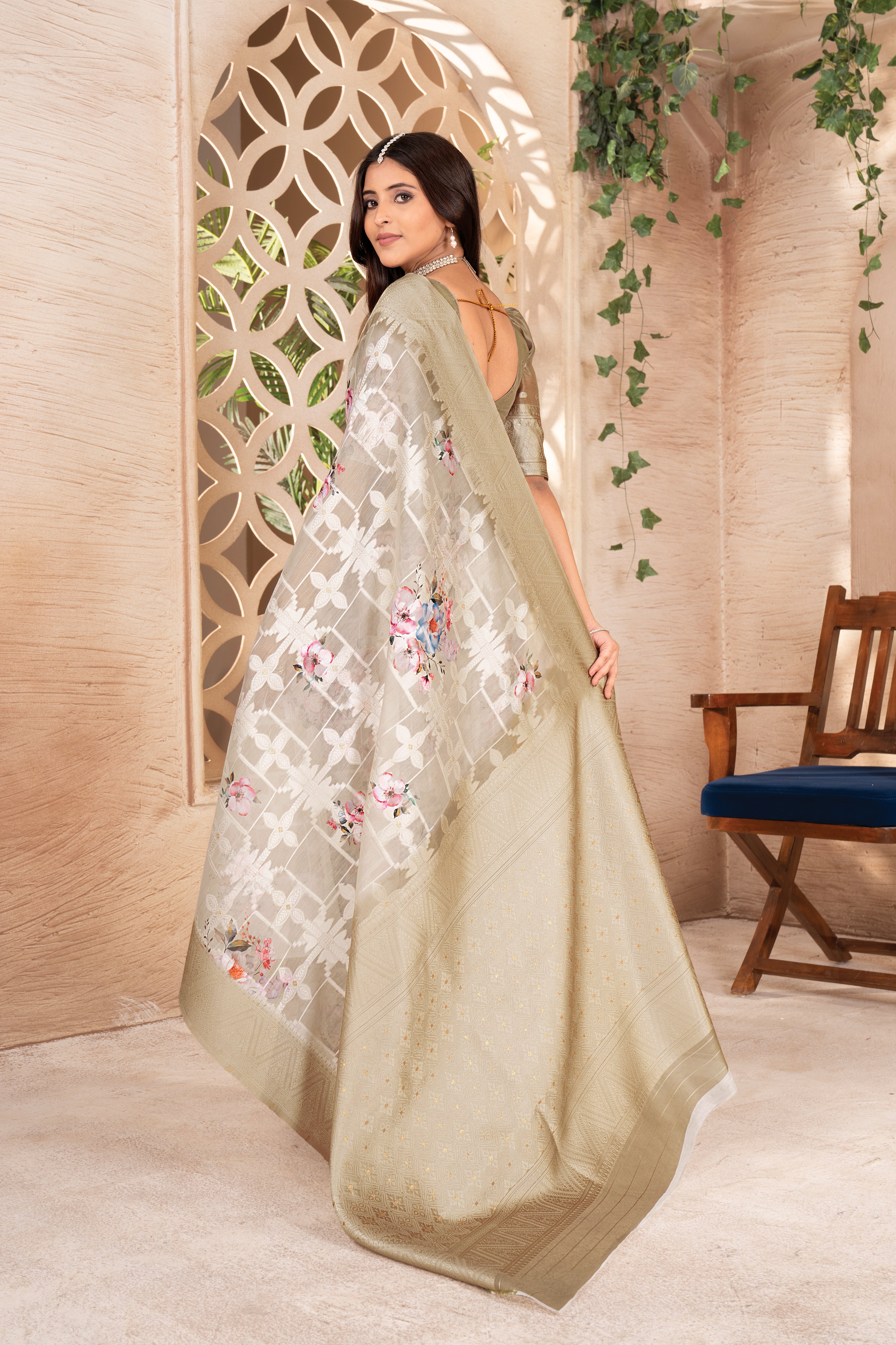 Cream Cotton Rich Pallu Floral Saree